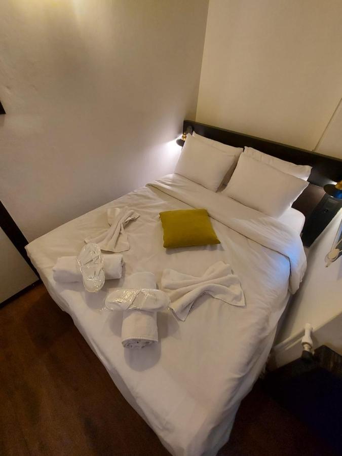 Mates Istiklal Suites Истанбул Екстериор снимка