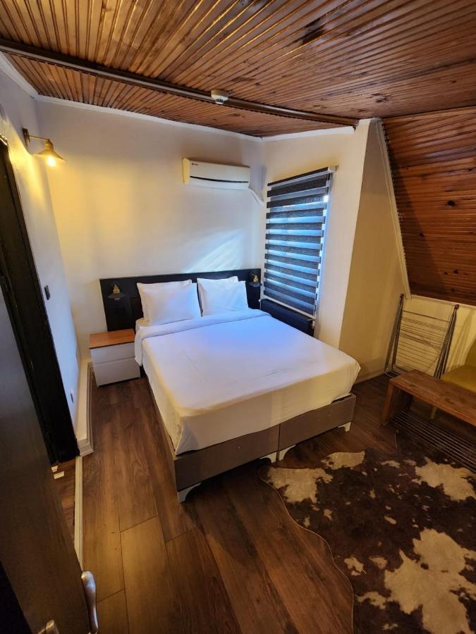Mates Istiklal Suites Истанбул Екстериор снимка