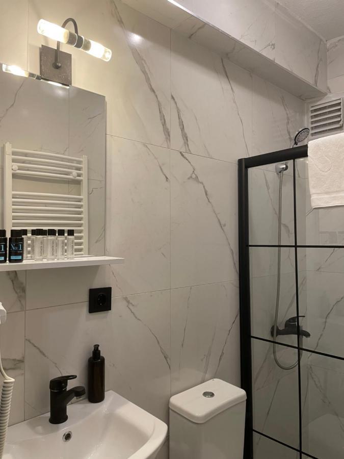 Mates Istiklal Suites Истанбул Екстериор снимка