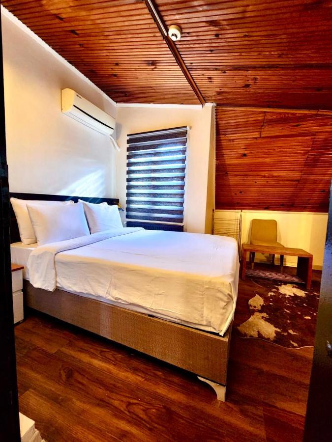 Mates Istiklal Suites Истанбул Екстериор снимка