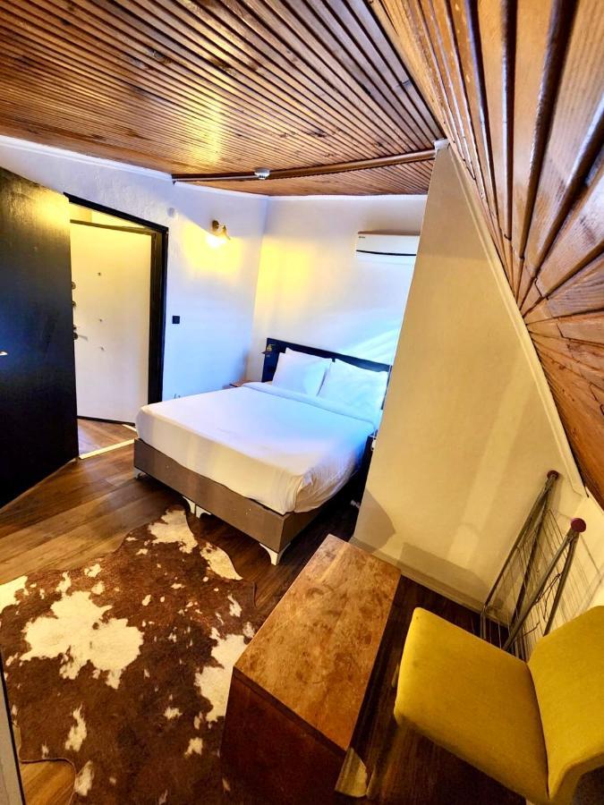 Mates Istiklal Suites Истанбул Екстериор снимка