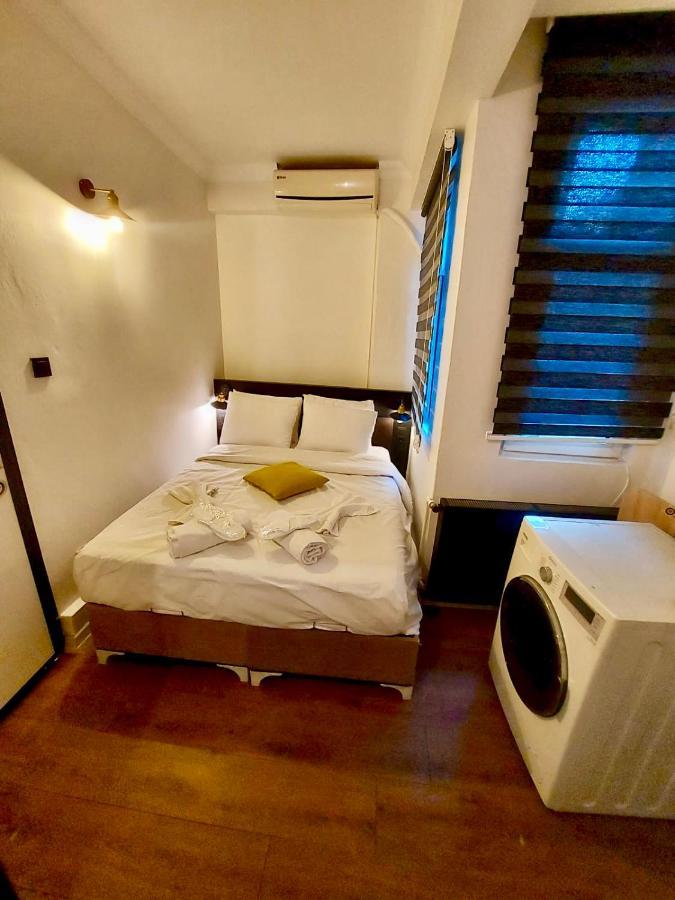 Mates Istiklal Suites Истанбул Екстериор снимка