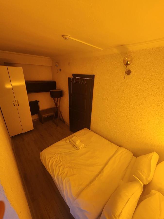 Mates Istiklal Suites Истанбул Екстериор снимка