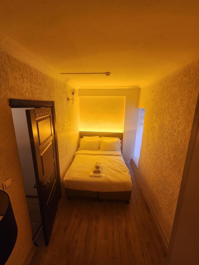 Mates Istiklal Suites Истанбул Екстериор снимка
