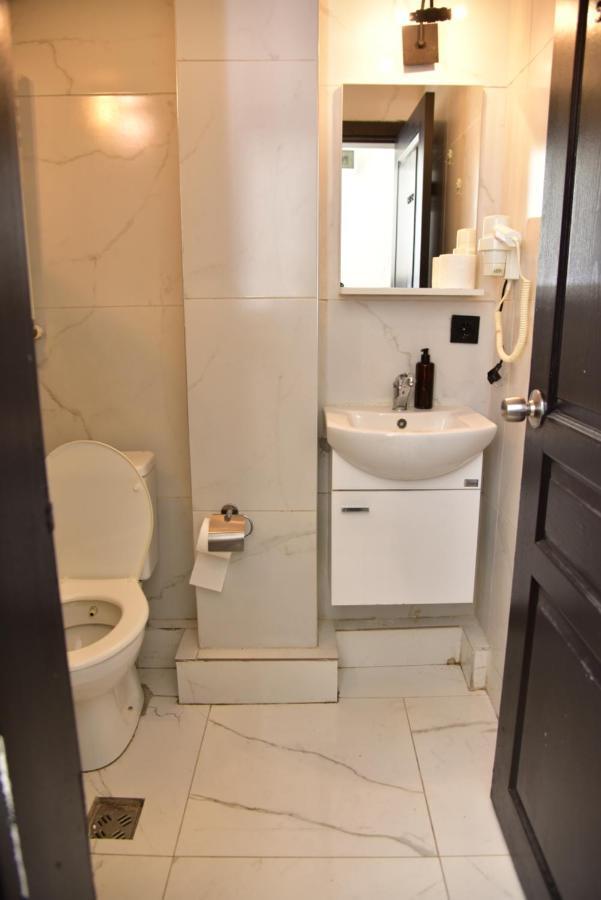 Mates Istiklal Suites Истанбул Екстериор снимка